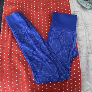 Lulu Lemon Blue Patterned Leggings